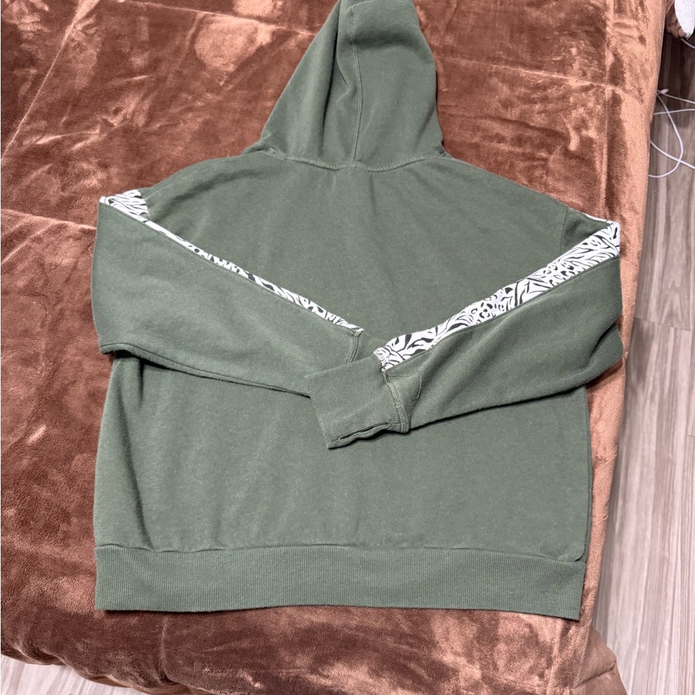 Woman’s size small Juicy Couture sports pullover hoodie - Picture 11 of 11